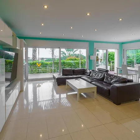 Homeholidaysrentals Celimar-costa Barcelona Villa