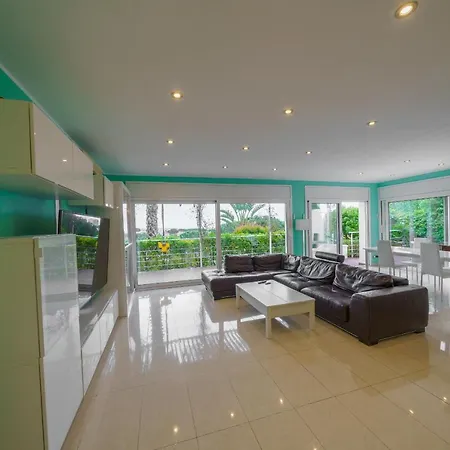 Homeholidaysrentals Celimar-costa Barcelona Villa